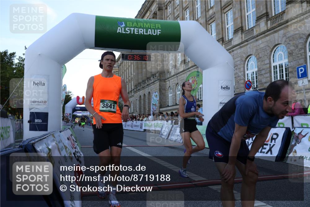 07.09.2025 - BARMER Alsterlauf Strokosch-Dieckow http://msf.ph/oto/8719188 07.09.2025 09:36:09 Ziel 3422, 3841, 4041, 4614, 5206, 5532, 5666, 5754, 6316, 8008 meine-sportfotos.de