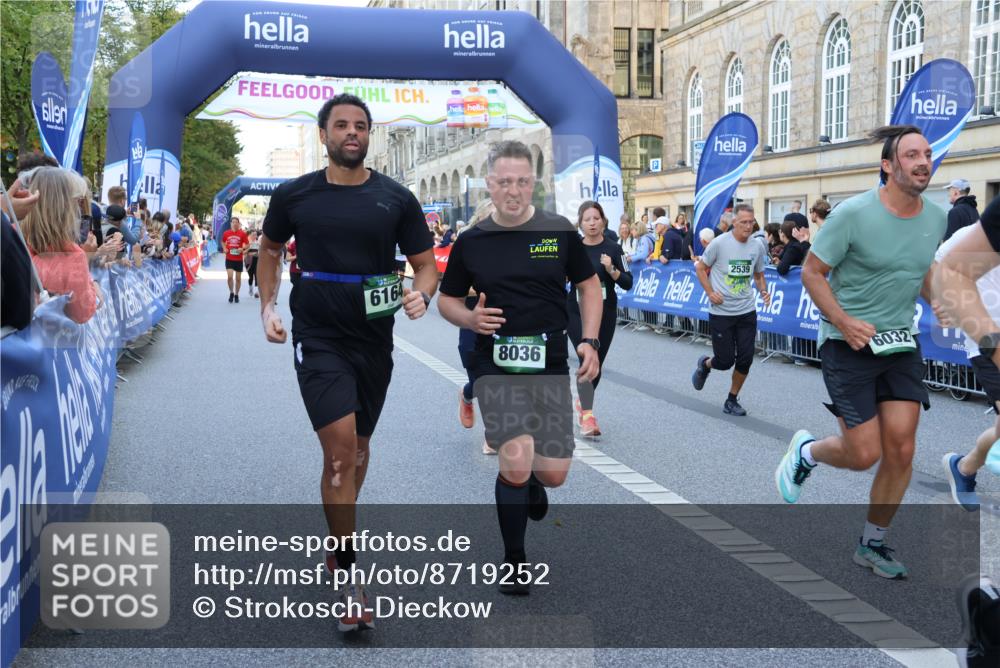 07.09.2025 - BARMER Alsterlauf Strokosch-Dieckow http://msf.ph/oto/8719252 07.09.2025 10:02:53 Ziel 2020, 2039, 2294, 2304, 2393, 2482, 2542, 2818, 2947, 3137, 3229, 3237, 3238, 3240, 3708, 4093, 4096, 4172, 4180, 4191, 4276, 4278, 4292, 4301, 4643, 4812, 4960, 4973, 5427, 5522, 5531, 5781, 5804, 5845, 6207, 8271 meine-sportfotos.de