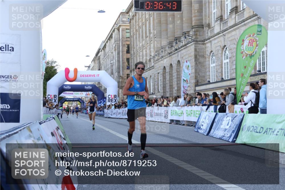 07.09.2025 - BARMER Alsterlauf Strokosch-Dieckow http://msf.ph/oto/8719253 07.09.2025 09:36:41 Ziel 2529, 2779, 5660 meine-sportfotos.de