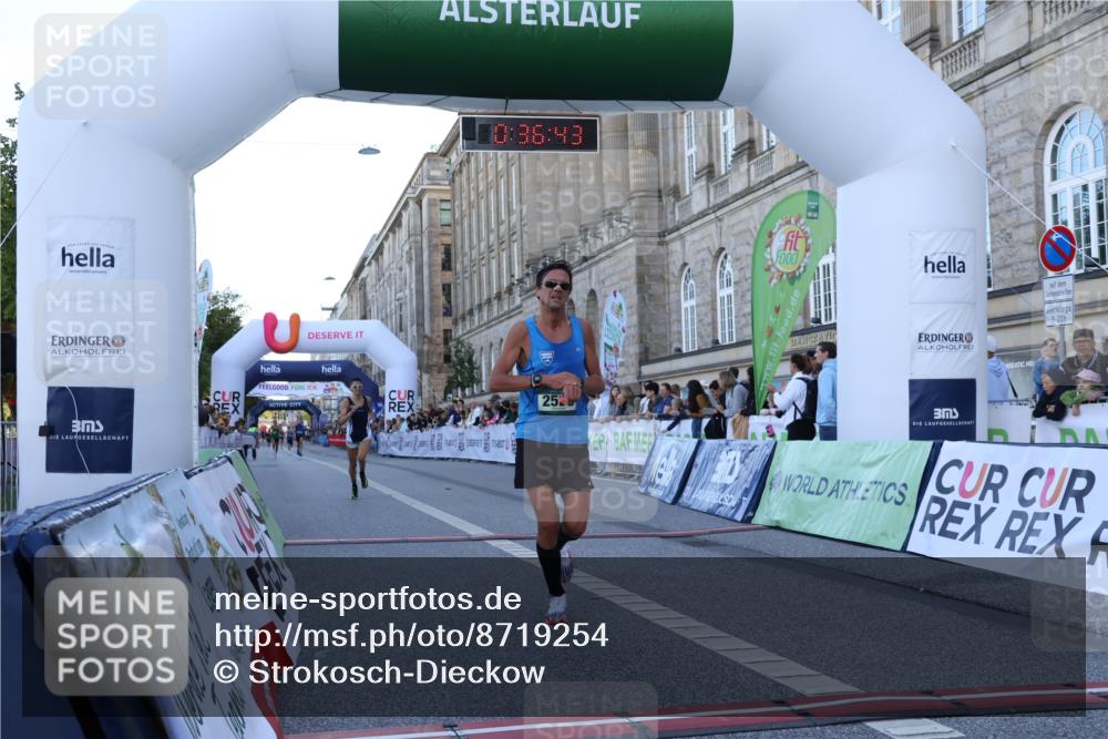 07.09.2025 - BARMER Alsterlauf Strokosch-Dieckow http://msf.ph/oto/8719254 07.09.2025 09:36:42 Ziel 2529, 2779, 5660 meine-sportfotos.de