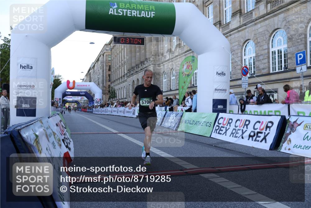 07.09.2025 - BARMER Alsterlauf Strokosch-Dieckow http://msf.ph/oto/8719285 07.09.2025 09:37:02 Ziel 3418, 5046, 5066, 5700 meine-sportfotos.de