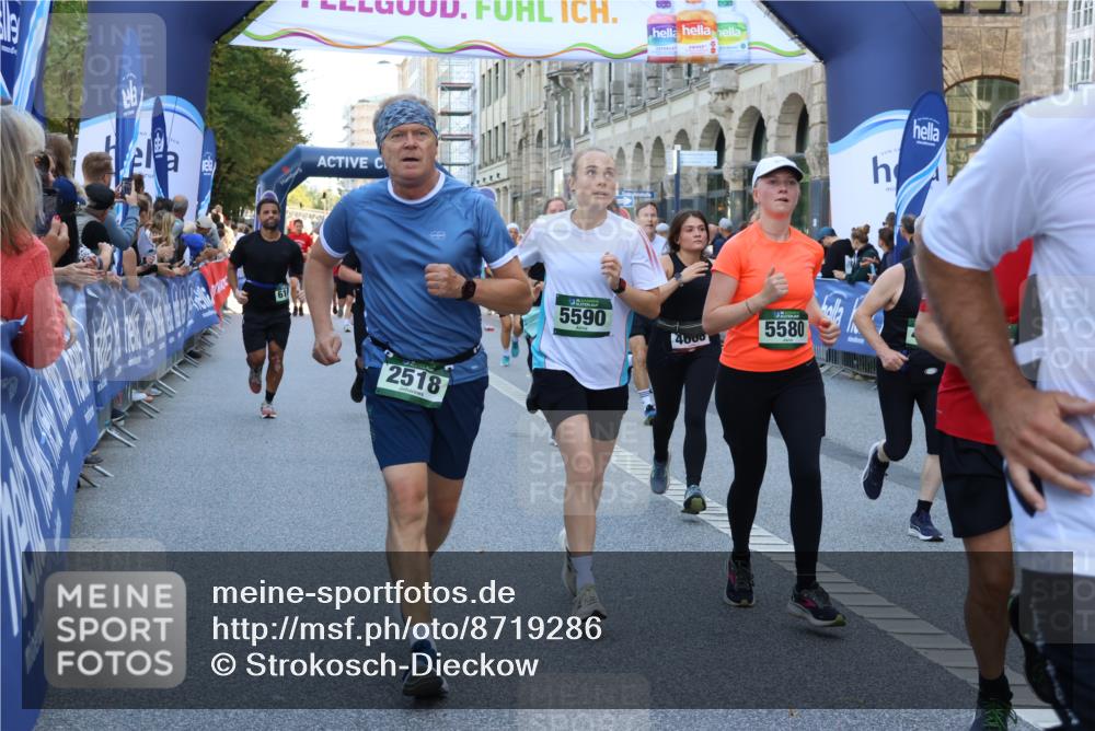 07.09.2025 - BARMER Alsterlauf Strokosch-Dieckow http://msf.ph/oto/8719286 07.09.2025 10:02:49 Ziel 2020, 2294, 2334, 2393, 2482, 2542, 2947, 3053, 3137, 3229, 3237, 3238, 3240, 3708, 3773, 4093, 4172, 4276, 4278, 4643, 4812, 4960, 4973, 5151, 5427, 5522, 5665, 5781, 5804, 5845, 6207, 8271 meine-sportfotos.de