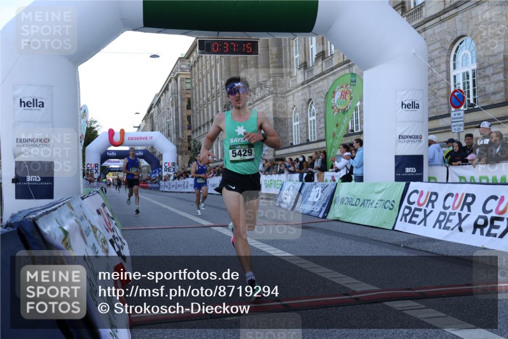07.09.2025 - BARMER Alsterlauf Strokosch-Dieckow http://msf.ph/oto/8719294 07.09.2025 09:37:13 Ziel 5374, 5429, 6068, 8314 meine-sportfotos.de