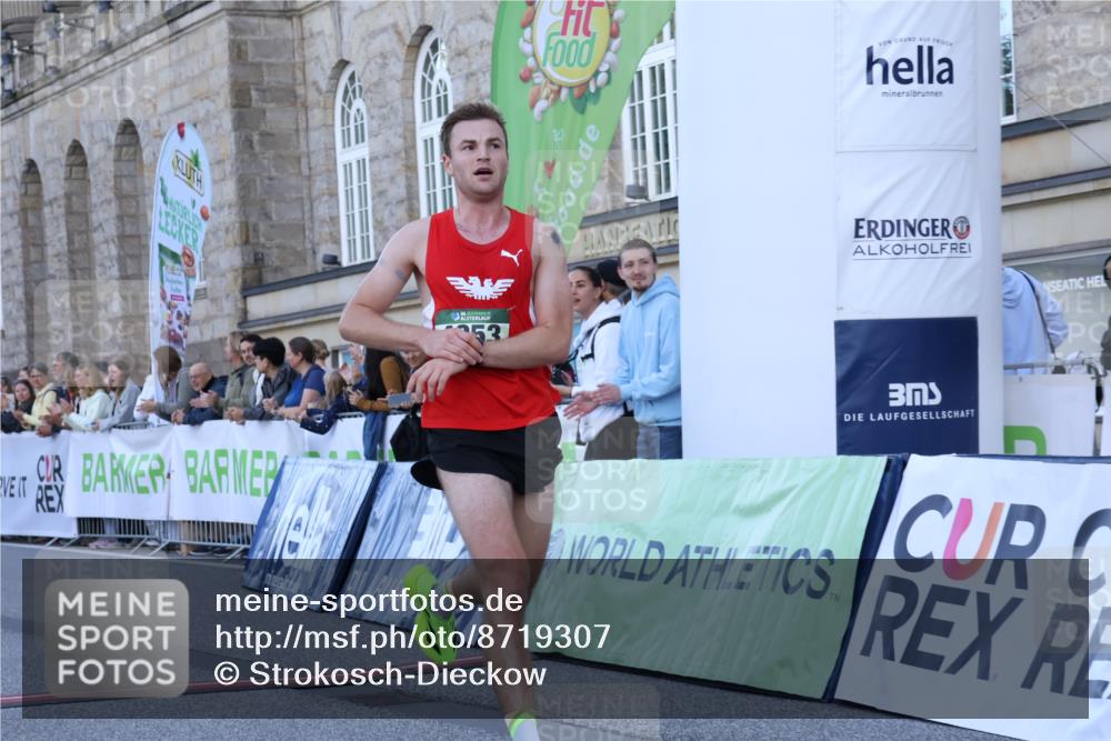 07.09.2025 - BARMER Alsterlauf Strokosch-Dieckow http://msf.ph/oto/8719307 07.09.2025 09:37:21 Ziel 3271, 4253, 5370 meine-sportfotos.de