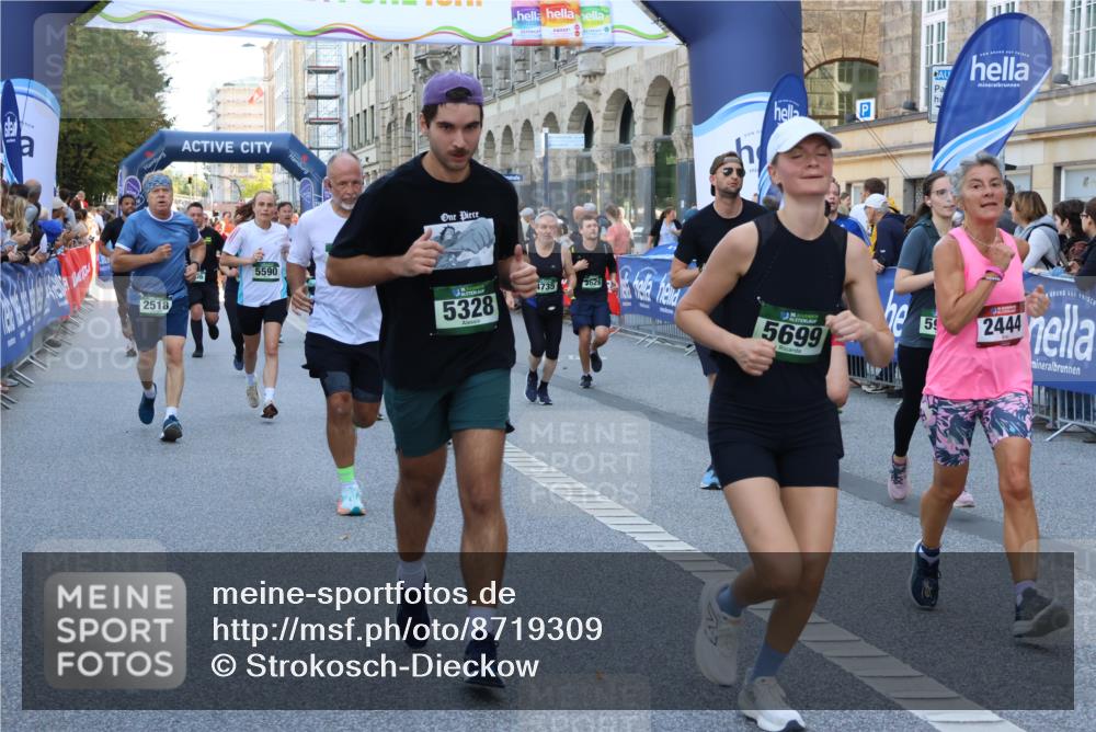 07.09.2025 - BARMER Alsterlauf Strokosch-Dieckow http://msf.ph/oto/8719309 07.09.2025 10:02:47 Ziel 2020, 2294, 2334, 2393, 2482, 2542, 2898, 2947, 3053, 3137, 3229, 3433, 3708, 3773, 4093, 4172, 4276, 4278, 4643, 4812, 4960, 4973, 5151, 5427, 5522, 5665, 5781, 5804, 5845, 5999, 6207, 8271 meine-sportfotos.de