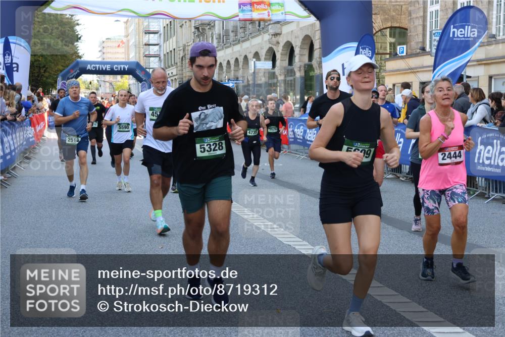07.09.2025 - BARMER Alsterlauf Strokosch-Dieckow http://msf.ph/oto/8719312 07.09.2025 10:02:47 Ziel 2020, 2294, 2334, 2393, 2482, 2542, 2898, 2947, 3053, 3137, 3229, 3433, 3708, 3773, 4093, 4172, 4276, 4278, 4643, 4812, 4960, 4973, 5151, 5427, 5522, 5665, 5781, 5804, 5845, 5999, 6207, 8271 meine-sportfotos.de