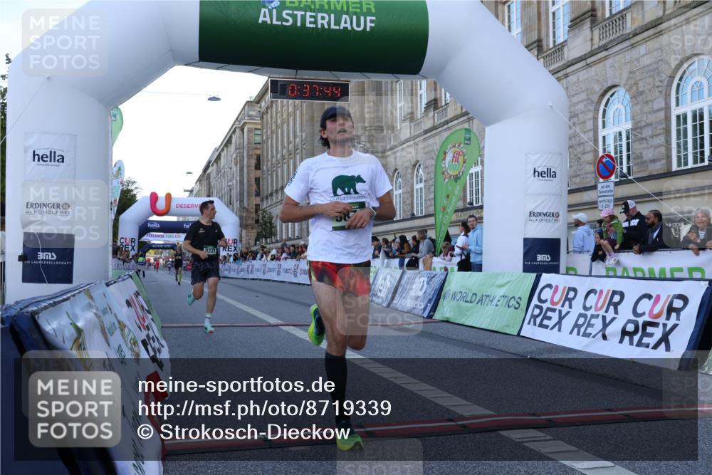07.09.2025 - BARMER Alsterlauf Strokosch-Dieckow http://msf.ph/oto/8719339 07.09.2025 09:37:43 Ziel 8077, 8221 meine-sportfotos.de