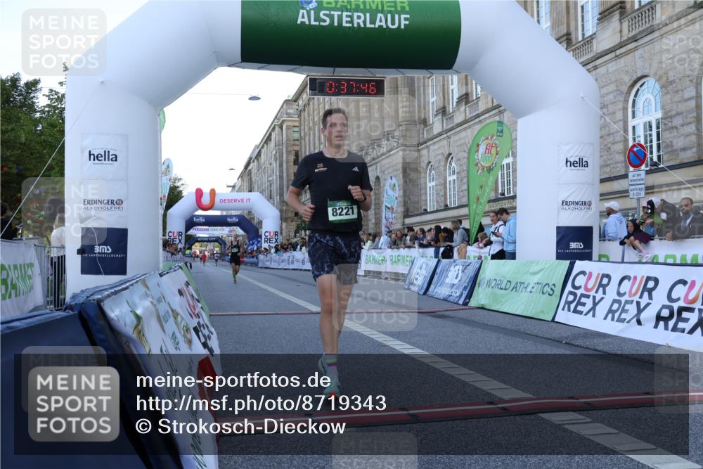 07.09.2025 - BARMER Alsterlauf Strokosch-Dieckow http://msf.ph/oto/8719343 07.09.2025 09:37:44 Ziel 8077, 8221 meine-sportfotos.de