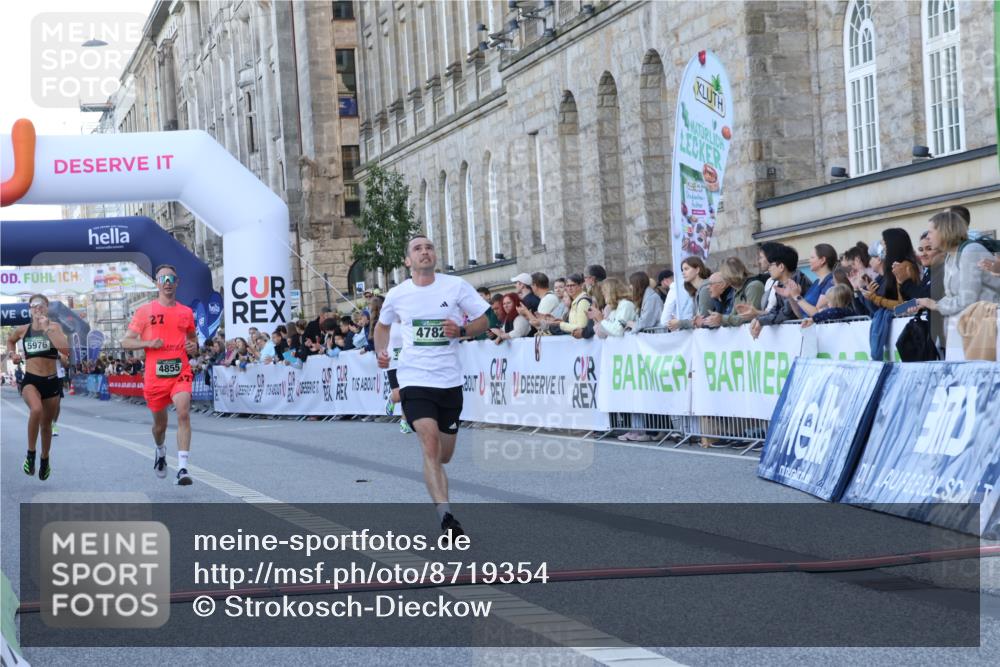 07.09.2025 - BARMER Alsterlauf Strokosch-Dieckow http://msf.ph/oto/8719354 07.09.2025 09:37:56 Ziel 2704, 3118, 4782, 4855, 5976 meine-sportfotos.de