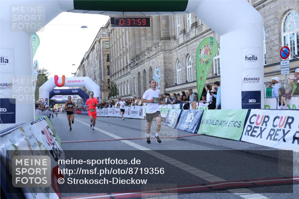 07.09.2025 - BARMER Alsterlauf Strokosch-Dieckow http://msf.ph/oto/8719356 07.09.2025 09:37:57 Ziel 2704, 3118, 4782, 4855, 5976 meine-sportfotos.de