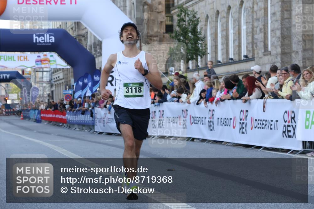 07.09.2025 - BARMER Alsterlauf Strokosch-Dieckow http://msf.ph/oto/8719368 07.09.2025 09:38:01 Ziel 2704, 3118, 4782, 4855, 5976 meine-sportfotos.de