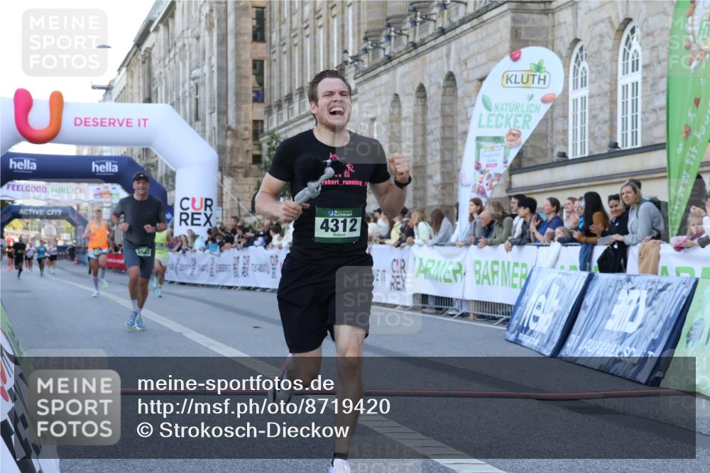 07.09.2025 - BARMER Alsterlauf Strokosch-Dieckow http://msf.ph/oto/8719420 07.09.2025 09:38:32 Ziel 2663, 4312, 4585, 4595, 5157, 6024 meine-sportfotos.de