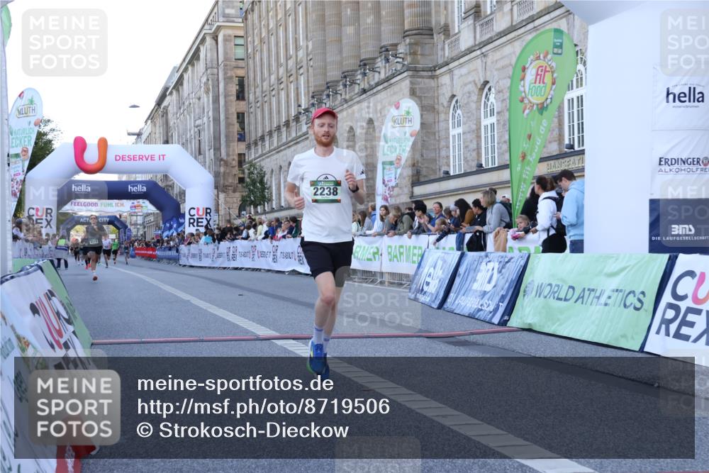 07.09.2025 - BARMER Alsterlauf Strokosch-Dieckow http://msf.ph/oto/8719506 07.09.2025 09:39:09 Ziel 2238, 4040, 5749, 8218 meine-sportfotos.de