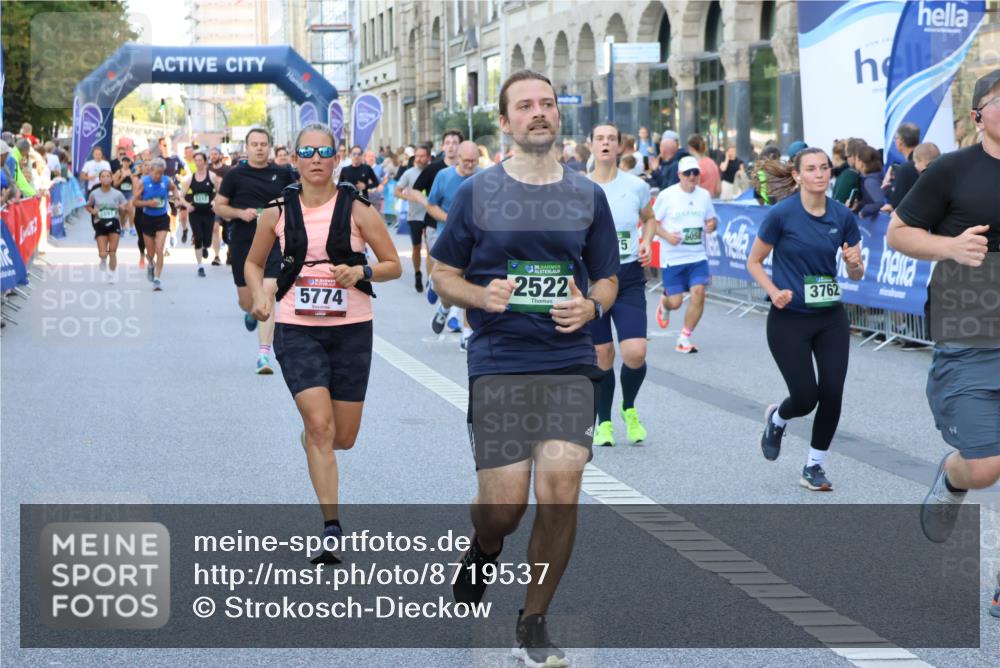 07.09.2025 - BARMER Alsterlauf Strokosch-Dieckow http://msf.ph/oto/8719537 07.09.2025 10:02:17 Ziel 2138, 2444, 2518, 2539, 2880, 3111, 3113, 3253, 3522, 3682, 3683, 3888, 4085, 4106, 4163, 4329, 4476, 4493, 4494, 4574, 4596, 4668, 4735, 4836, 4982, 5022, 5221, 5259, 5328, 5454, 5564, 5580, 5590, 5626, 5636, 5656, 5699, 5794, 5809, 5810, 5859, 5927, 5928, 6032, 6164, 6349, 8029, 8036, 8234, 8406, 8416, 8420 meine-sportfotos.de