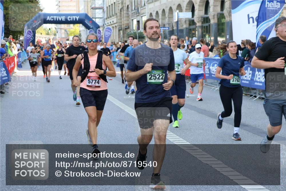 07.09.2025 - BARMER Alsterlauf Strokosch-Dieckow http://msf.ph/oto/8719540 07.09.2025 10:02:16 Ziel 2138, 2444, 2518, 2539, 2880, 3111, 3113, 3253, 3522, 3682, 3683, 3888, 4085, 4106, 4163, 4329, 4411, 4476, 4493, 4494, 4574, 4668, 4735, 4836, 4982, 5022, 5221, 5259, 5328, 5454, 5482, 5564, 5580, 5590, 5626, 5636, 5656, 5672, 5699, 5794, 5809, 5859, 5927, 5928, 6032, 6164, 6349, 8029, 8036, 8406, 8416, 8420 meine-sportfotos.de