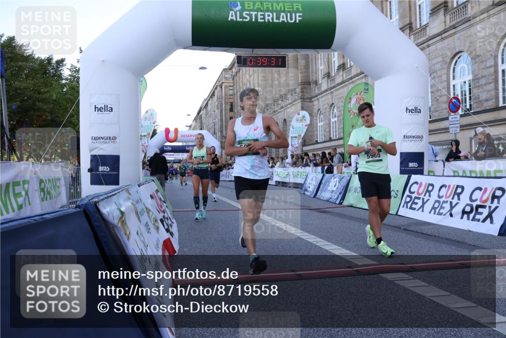 07.09.2025 - BARMER Alsterlauf Strokosch-Dieckow http://msf.ph/oto/8719558 07.09.2025 09:39:29 Ziel 2083, 3124, 3670, 4526, 4676, 4695, 5790, 5964, 5965, 5995, 6172, 6209, 6308 meine-sportfotos.de