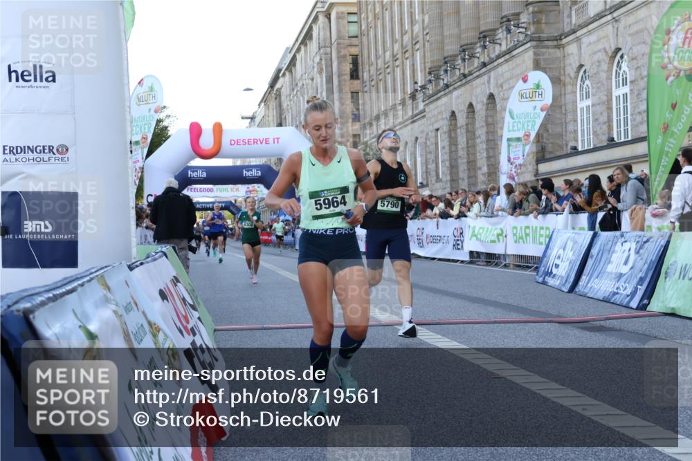 07.09.2025 - BARMER Alsterlauf Strokosch-Dieckow http://msf.ph/oto/8719561 07.09.2025 09:39:30 Ziel 2083, 3670, 4526, 4676, 4695, 5790, 5964, 5965, 6209, 6308 meine-sportfotos.de