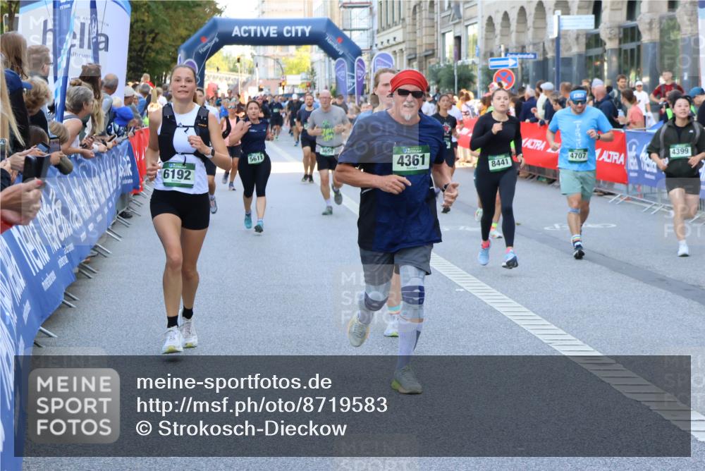 07.09.2025 - BARMER Alsterlauf Strokosch-Dieckow http://msf.ph/oto/8719583 07.09.2025 10:02:08 Ziel 2036, 2138, 2273, 2274, 2444, 2518, 2589, 2595, 2623, 2693, 2726, 2880, 2902, 2952, 3082, 3111, 3113, 3210, 3226, 3235, 3253, 3747, 3937, 3967, 4038, 4085, 4163, 4266, 4329, 4411, 4454, 4476, 4493, 4494, 4574, 4735, 4861, 4982, 5221, 5259, 5328, 5454, 5482, 5540, 5556, 5580, 5590, 5636, 5672, 5699, 5794, 5809, 5859, 6147, 6155, 6164, 8029, 8036, 8420, 8429 meine-sportfotos.de