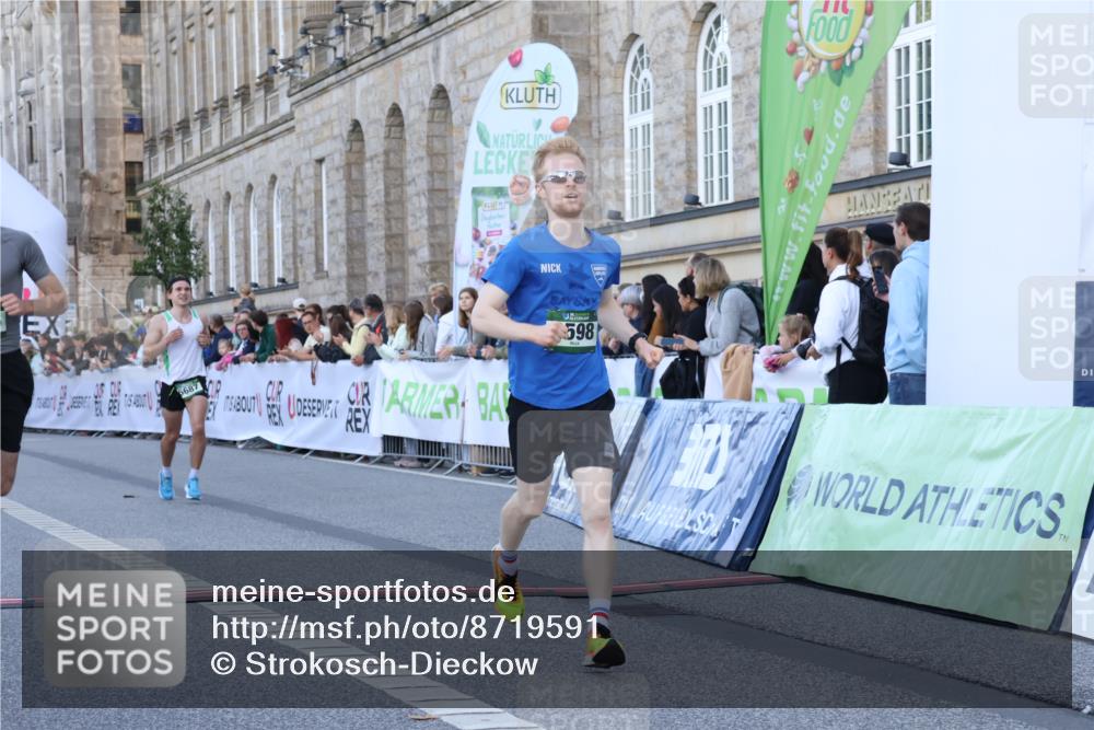 07.09.2025 - BARMER Alsterlauf Strokosch-Dieckow http://msf.ph/oto/8719591 07.09.2025 09:39:41 Ziel 3598, 3633, 3999, 4521, 4798, 5080, 5209, 5687, 6209 meine-sportfotos.de