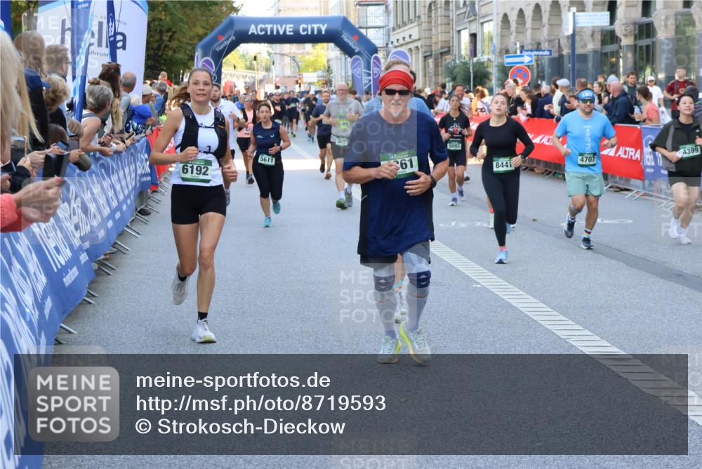 07.09.2025 - BARMER Alsterlauf Strokosch-Dieckow http://msf.ph/oto/8719593 07.09.2025 10:02:08 Ziel 2036, 2138, 2273, 2274, 2444, 2518, 2589, 2595, 2623, 2693, 2726, 2880, 2902, 2952, 3082, 3111, 3113, 3210, 3226, 3235, 3253, 3747, 3937, 3967, 4038, 4085, 4163, 4266, 4329, 4411, 4454, 4476, 4493, 4494, 4574, 4735, 4861, 4982, 5221, 5259, 5328, 5454, 5482, 5540, 5556, 5580, 5590, 5636, 5672, 5699, 5794, 5809, 5859, 6147, 6155, 6164, 8029, 8036, 8420, 8429 meine-sportfotos.de