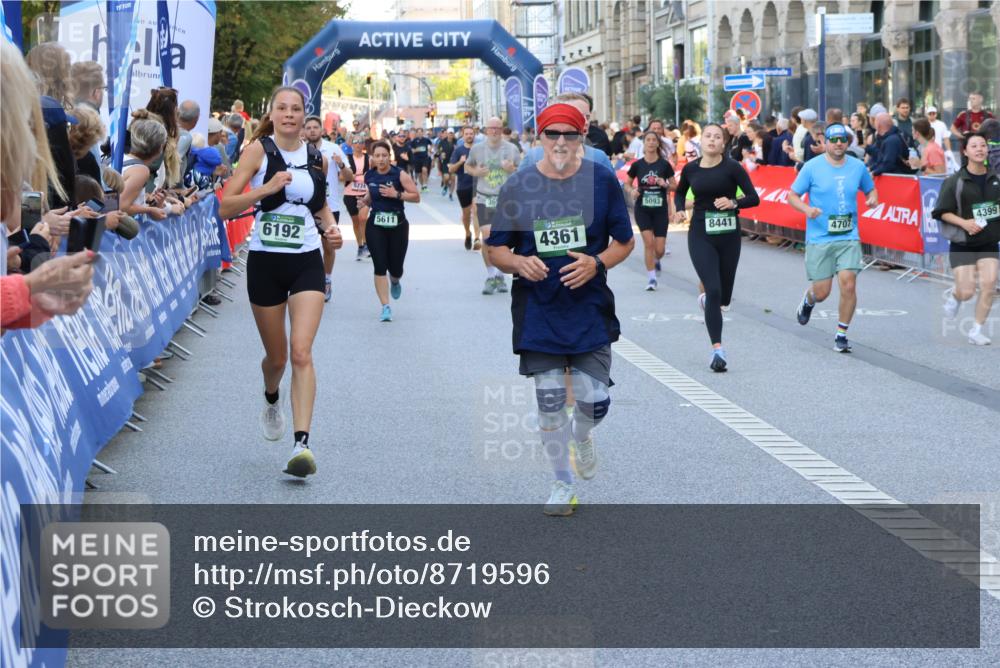 07.09.2025 - BARMER Alsterlauf Strokosch-Dieckow http://msf.ph/oto/8719596 07.09.2025 10:02:08 Ziel 2036, 2138, 2273, 2274, 2444, 2518, 2589, 2595, 2623, 2693, 2726, 2880, 2902, 2952, 3082, 3111, 3113, 3210, 3226, 3235, 3253, 3747, 3937, 3967, 4038, 4085, 4163, 4266, 4329, 4411, 4454, 4476, 4493, 4494, 4574, 4735, 4861, 4982, 5221, 5259, 5328, 5454, 5482, 5540, 5556, 5580, 5590, 5636, 5672, 5699, 5794, 5809, 5859, 6147, 6155, 6164, 8029, 8036, 8420, 8429 meine-sportfotos.de