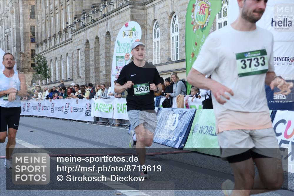 07.09.2025 - BARMER Alsterlauf Strokosch-Dieckow http://msf.ph/oto/8719619 07.09.2025 09:39:54 Ziel 2566, 2964, 3180, 3639, 3733, 4122, 4192, 4419, 5993 meine-sportfotos.de