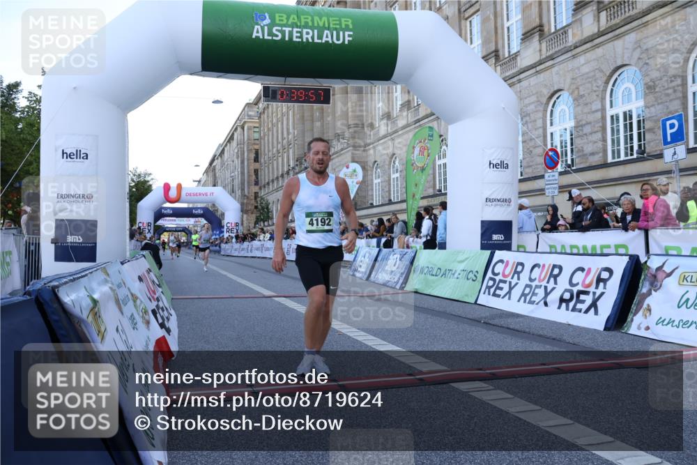 07.09.2025 - BARMER Alsterlauf Strokosch-Dieckow http://msf.ph/oto/8719624 07.09.2025 09:39:55 Ziel 2566, 2964, 3180, 3639, 3733, 4192, 4419, 5440 meine-sportfotos.de