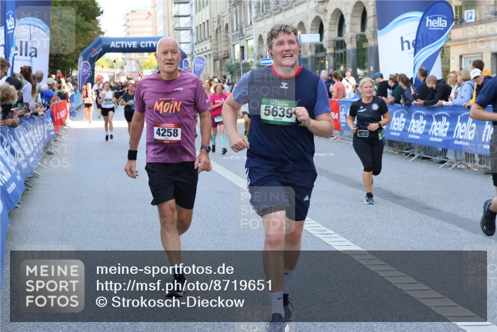 07.09.2025 - BARMER Alsterlauf Strokosch-Dieckow http://msf.ph/oto/8719651 07.09.2025 10:01:59 Ziel 2036, 2217, 2273, 2274, 2346, 2347, 2589, 2595, 2623, 2693, 2726, 2766, 2811, 2885, 2902, 2952, 3082, 3210, 3226, 3235, 3375, 3431, 3498, 3747, 3826, 3865, 3937, 3967, 4027, 4038, 4170, 4232, 4266, 4411, 4454, 4823, 4861, 4982, 5259, 5312, 5482, 5512, 5540, 5556, 5672, 5794, 5857, 5859, 5891, 6058, 6147, 6155, 8010, 8215, 8261, 8294, 8429 meine-sportfotos.de
