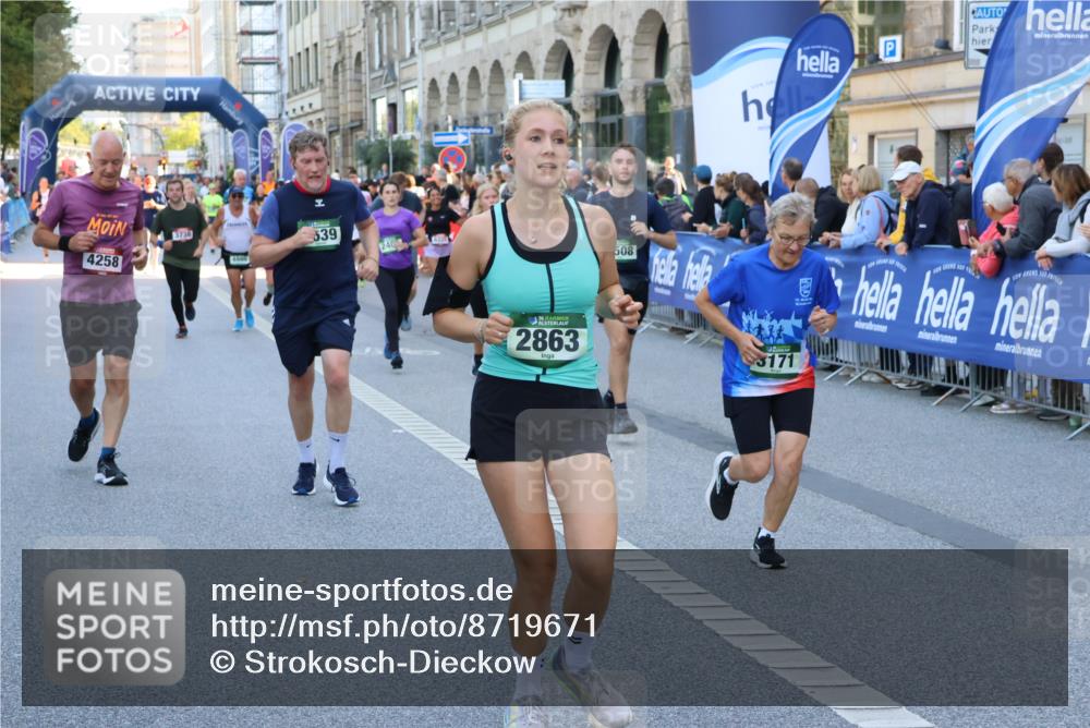 07.09.2025 - BARMER Alsterlauf Strokosch-Dieckow http://msf.ph/oto/8719671 07.09.2025 10:01:57 Ziel 2036, 2217, 2273, 2274, 2346, 2347, 2589, 2595, 2623, 2667, 2675, 2693, 2726, 2766, 2811, 2885, 2902, 2952, 3082, 3210, 3226, 3235, 3375, 3431, 3498, 3747, 3826, 3865, 3937, 3967, 4027, 4038, 4170, 4232, 4266, 4411, 4454, 4557, 4823, 4861, 5312, 5482, 5512, 5540, 5556, 5672, 5857, 5891, 6058, 6091, 6147, 6155, 8010, 8215, 8261, 8294, 8429 meine-sportfotos.de
