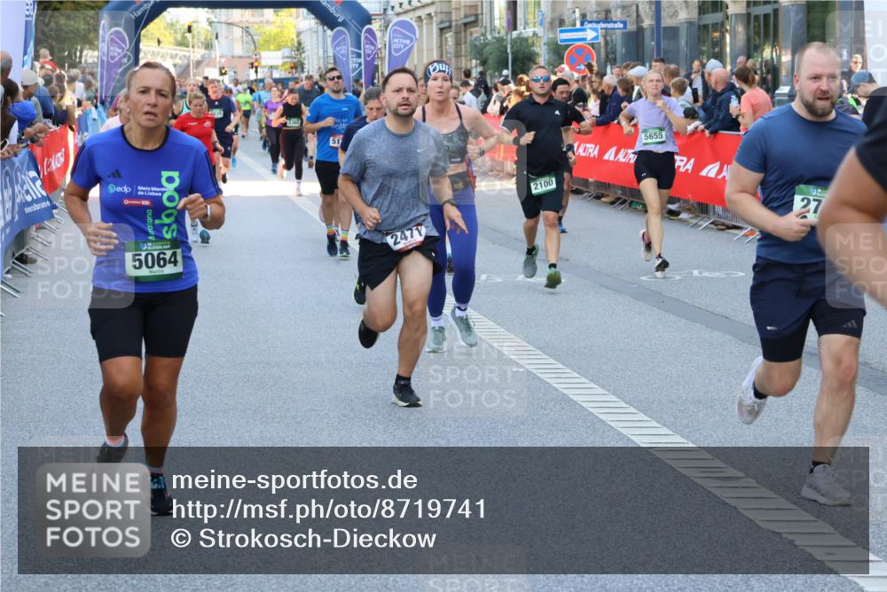 07.09.2025 - BARMER Alsterlauf Strokosch-Dieckow http://msf.ph/oto/8719741 07.09.2025 10:01:47 Ziel 2217, 2346, 2347, 2522, 2667, 2675, 2766, 2774, 2811, 2885, 3282, 3375, 3431, 3498, 3524, 3659, 3762, 3826, 3865, 4027, 4170, 4232, 4399, 4557, 4707, 4708, 4823, 5056, 5093, 5181, 5312, 5512, 5611, 5774, 5852, 5857, 5891, 6058, 6091, 6192, 8010, 8035, 8215, 8261, 8294, 8441 meine-sportfotos.de