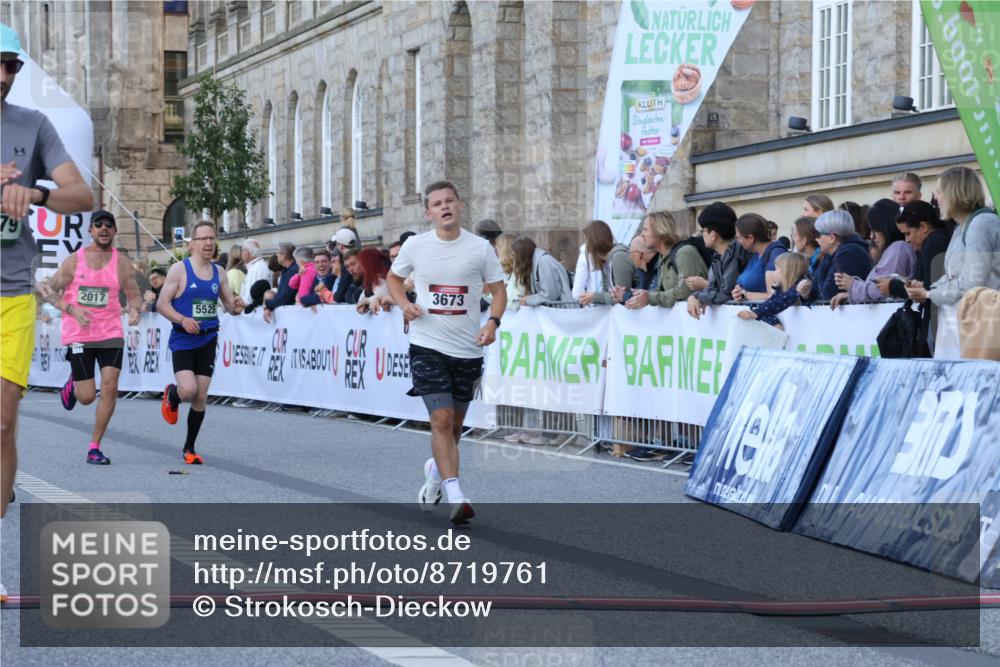 07.09.2025 - BARMER Alsterlauf Strokosch-Dieckow http://msf.ph/oto/8719761 07.09.2025 09:40:56 Ziel 2017, 3296, 3673, 3979, 4005, 5143, 5243, 5525, 5635, 6040 meine-sportfotos.de