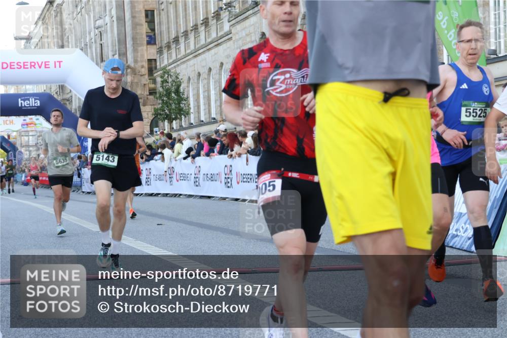 07.09.2025 - BARMER Alsterlauf Strokosch-Dieckow http://msf.ph/oto/8719771 07.09.2025 09:40:59 Ziel 2017, 3296, 3673, 3979, 4005, 5143, 5525, 5635 meine-sportfotos.de