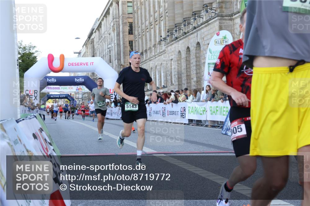 07.09.2025 - BARMER Alsterlauf Strokosch-Dieckow http://msf.ph/oto/8719772 07.09.2025 09:40:59 Ziel 2017, 3296, 3673, 3979, 4005, 5143, 5525, 5635 meine-sportfotos.de