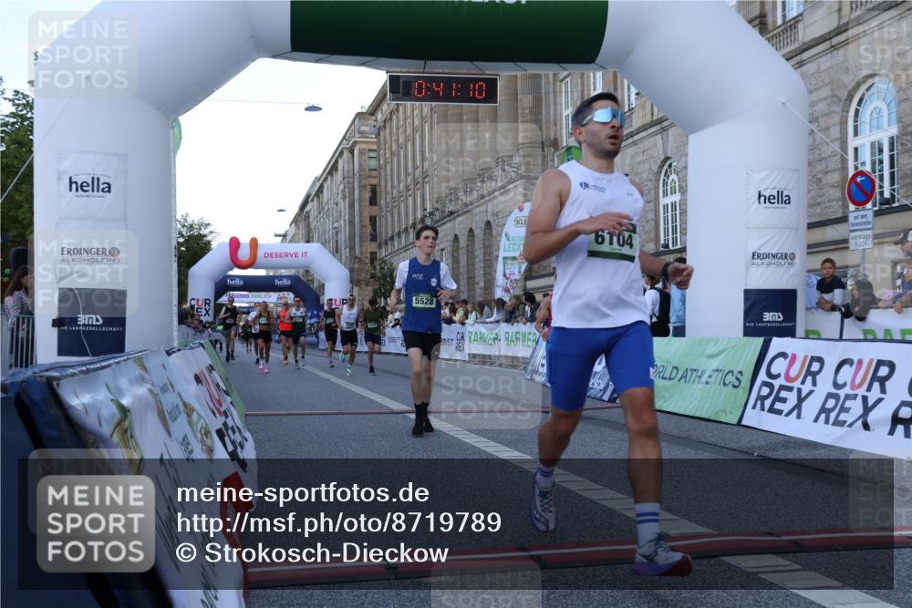 07.09.2025 - BARMER Alsterlauf Strokosch-Dieckow http://msf.ph/oto/8719789 07.09.2025 09:41:09 Ziel 2583, 2677, 4305, 4307, 4498, 5210, 5392, 5528, 6104, 6307, 8424, 8435, 8455 meine-sportfotos.de