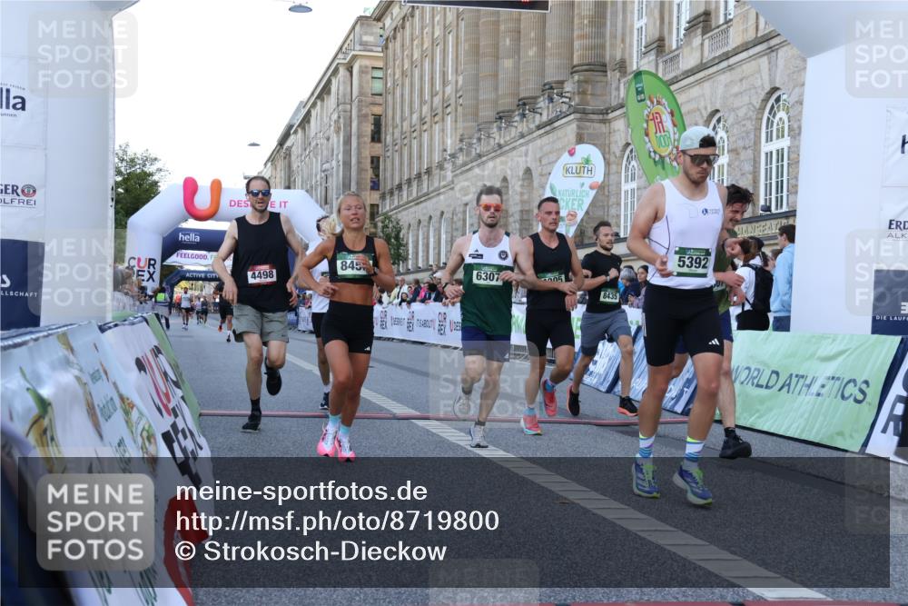 07.09.2025 - BARMER Alsterlauf Strokosch-Dieckow http://msf.ph/oto/8719800 07.09.2025 09:41:12 Ziel 2583, 2677, 4305, 4307, 4498, 5210, 5392, 5528, 6104, 6307, 8232, 8424, 8435, 8455 meine-sportfotos.de
