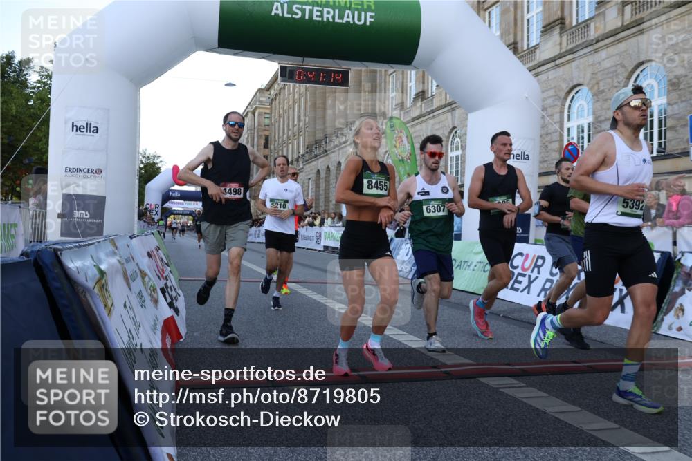 07.09.2025 - BARMER Alsterlauf Strokosch-Dieckow http://msf.ph/oto/8719805 07.09.2025 09:41:13 Ziel 2583, 2677, 4305, 4307, 4498, 5210, 5392, 5528, 6307, 8232, 8435, 8455 meine-sportfotos.de