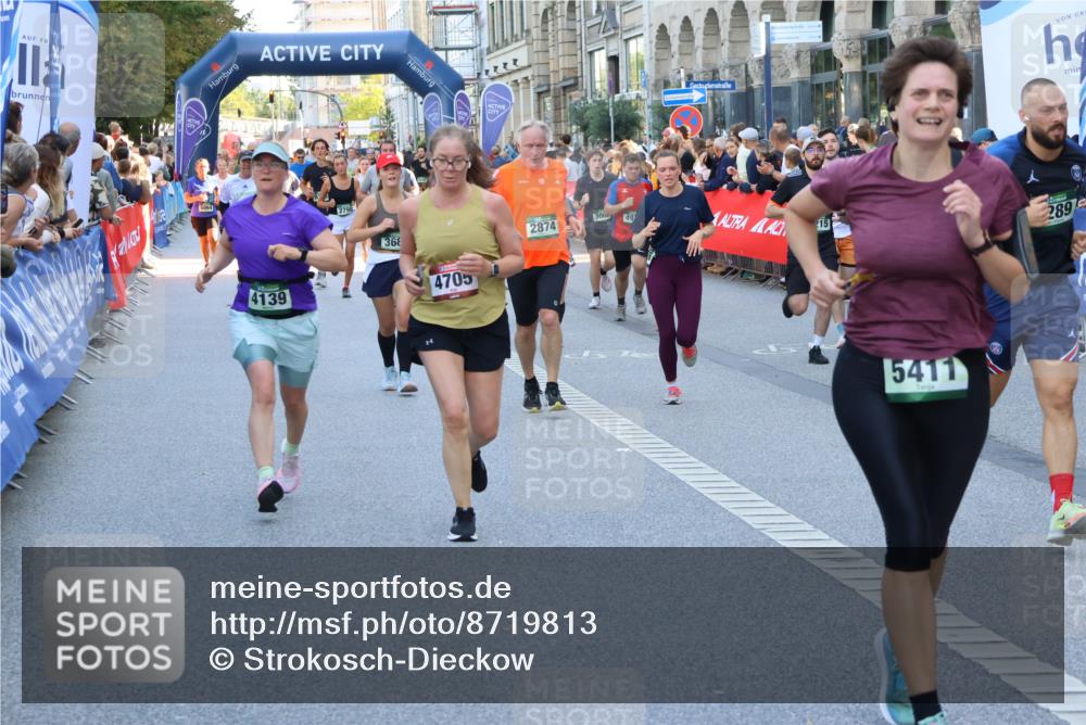 07.09.2025 - BARMER Alsterlauf Strokosch-Dieckow http://msf.ph/oto/8719813 07.09.2025 10:01:37 Ziel 2405, 2522, 2667, 2749, 2774, 3270, 3282, 3524, 3659, 3738, 3762, 3910, 4107, 4361, 4399, 4707, 4708, 4837, 4847, 4999, 5056, 5093, 5181, 5279, 5508, 5514, 5611, 5774, 5852, 6182, 6192, 6220, 6325, 8035, 8047, 8441 meine-sportfotos.de