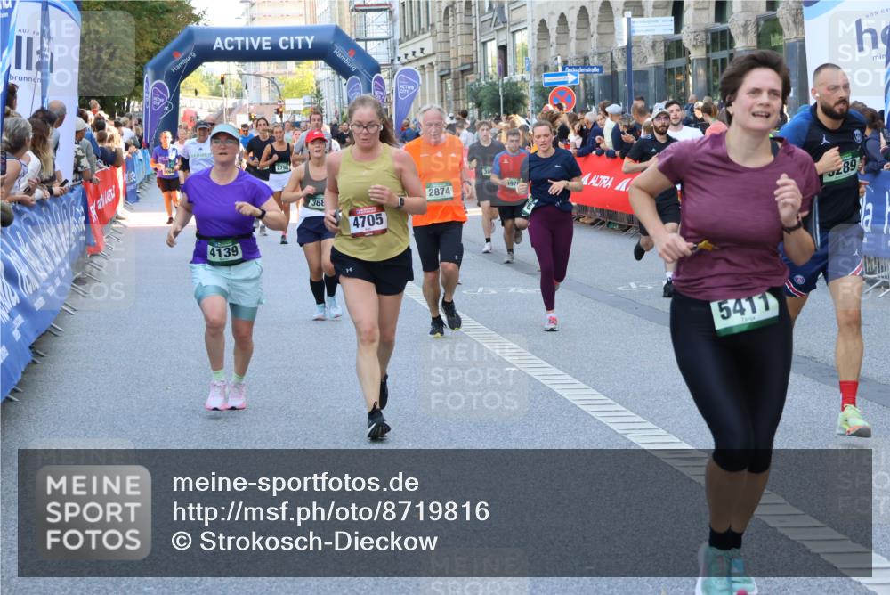 07.09.2025 - BARMER Alsterlauf Strokosch-Dieckow http://msf.ph/oto/8719816 07.09.2025 10:01:37 Ziel 2405, 2522, 2667, 2749, 2774, 3270, 3282, 3524, 3659, 3738, 3762, 3910, 4107, 4361, 4399, 4707, 4708, 4837, 4847, 4999, 5056, 5093, 5181, 5279, 5508, 5514, 5611, 5774, 5852, 6182, 6192, 6220, 6325, 8035, 8047, 8441 meine-sportfotos.de