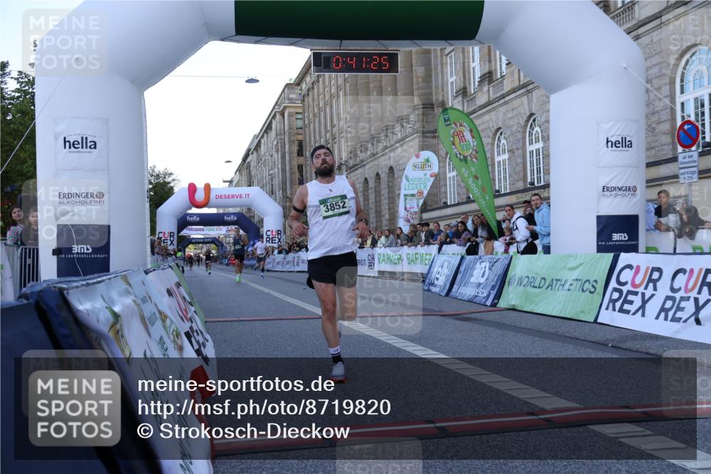 07.09.2025 - BARMER Alsterlauf Strokosch-Dieckow http://msf.ph/oto/8719820 07.09.2025 09:41:23 Ziel 3097, 3516, 3852, 4692 meine-sportfotos.de