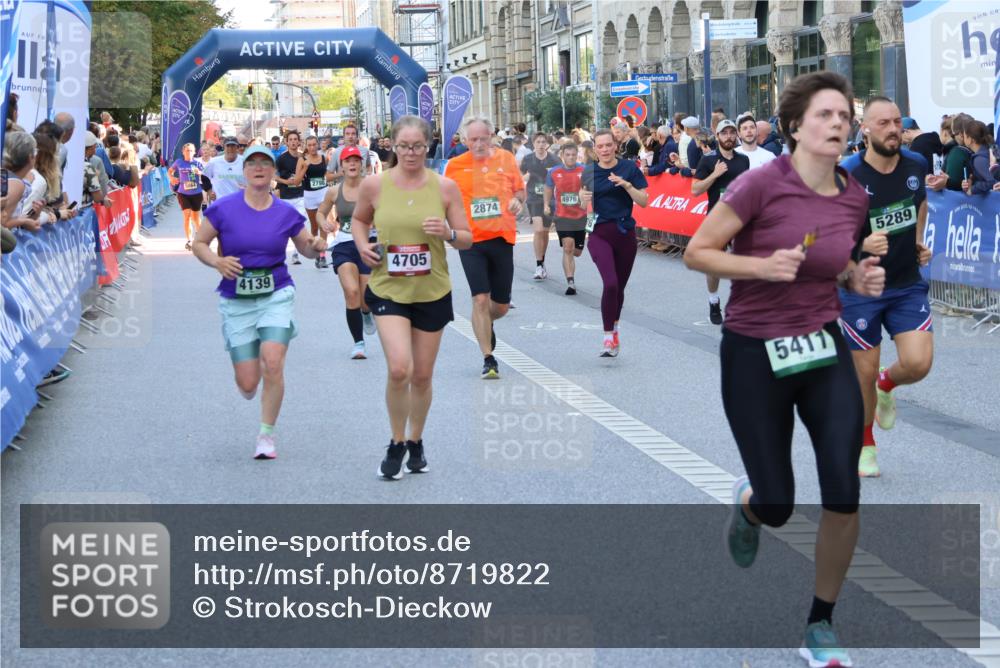 07.09.2025 - BARMER Alsterlauf Strokosch-Dieckow http://msf.ph/oto/8719822 07.09.2025 10:01:37 Ziel 2405, 2522, 2667, 2749, 2774, 3270, 3282, 3524, 3659, 3738, 3762, 3910, 4107, 4361, 4399, 4707, 4708, 4837, 4847, 4999, 5056, 5093, 5181, 5279, 5508, 5514, 5611, 5774, 5852, 6182, 6192, 6220, 6325, 8035, 8047, 8441 meine-sportfotos.de