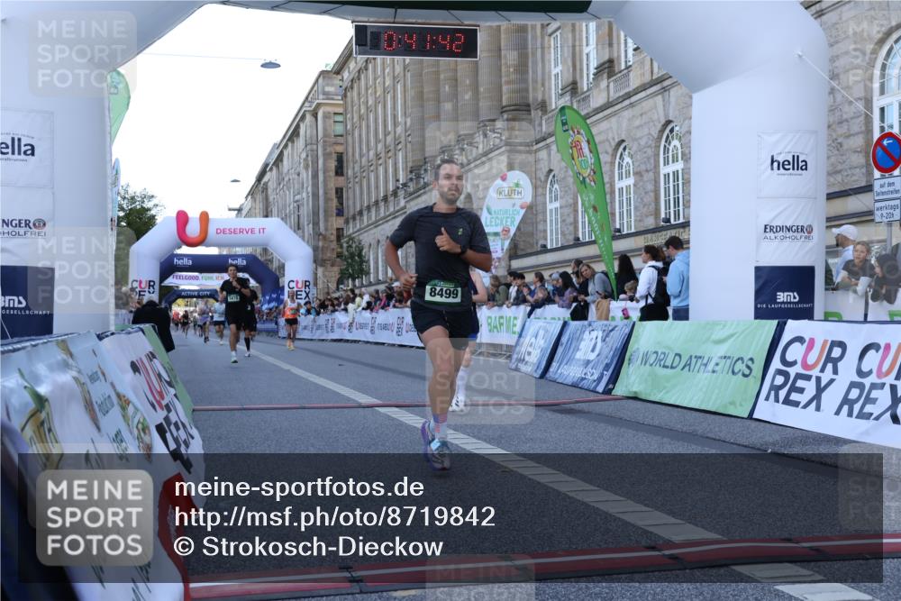 07.09.2025 - BARMER Alsterlauf Strokosch-Dieckow http://msf.ph/oto/8719842 07.09.2025 09:41:40 Ziel 2098, 3517, 4632, 5161, 5878, 8499 meine-sportfotos.de