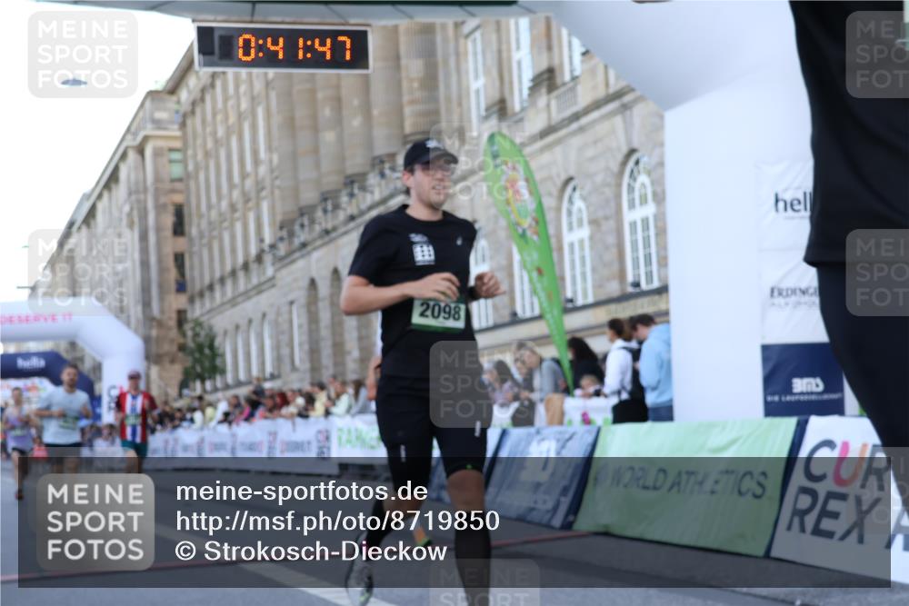 07.09.2025 - BARMER Alsterlauf Strokosch-Dieckow http://msf.ph/oto/8719850 07.09.2025 09:41:45 Ziel 2098, 3517, 4632, 5161, 5716, 5878, 6125, 8499 meine-sportfotos.de