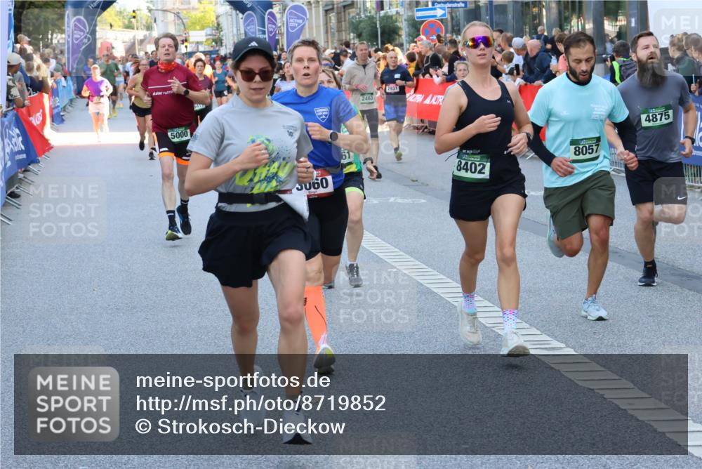 07.09.2025 - BARMER Alsterlauf Strokosch-Dieckow http://msf.ph/oto/8719852 07.09.2025 10:01:29 Ziel 2100, 2405, 2749, 2863, 2917, 3171, 3270, 3360, 3738, 3824, 3910, 4107, 4258, 4361, 4399, 4707, 4708, 4837, 4847, 4999, 5012, 5013, 5056, 5170, 5279, 5508, 5514, 5639, 5655, 5852, 6182, 6192, 6220, 6325, 8047, 8208 meine-sportfotos.de