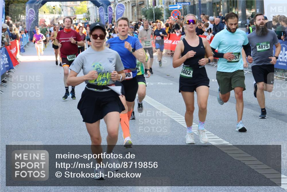 07.09.2025 - BARMER Alsterlauf Strokosch-Dieckow http://msf.ph/oto/8719856 07.09.2025 10:01:29 Ziel 2100, 2405, 2749, 2863, 2917, 3171, 3270, 3360, 3738, 3824, 3910, 4107, 4258, 4361, 4399, 4707, 4708, 4837, 4847, 4999, 5012, 5013, 5056, 5170, 5279, 5508, 5514, 5639, 5655, 5852, 6182, 6192, 6220, 6325, 8047, 8208 meine-sportfotos.de