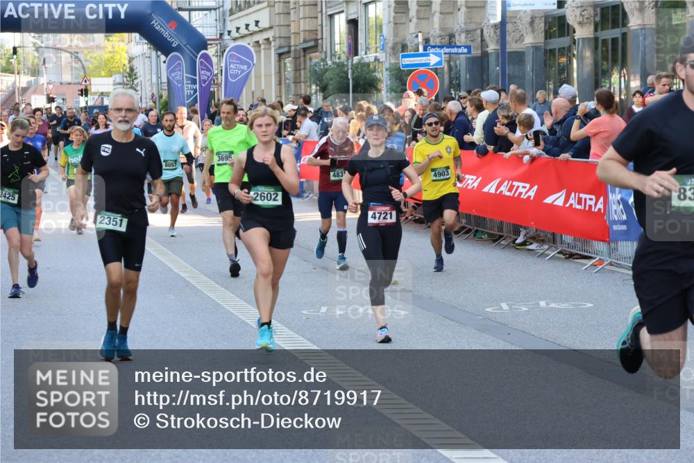 07.09.2025 - BARMER Alsterlauf Strokosch-Dieckow http://msf.ph/oto/8719917 07.09.2025 10:01:22 Ziel 2100, 2405, 2471, 2553, 2624, 2749, 2756, 2798, 2843, 2863, 2917, 3008, 3171, 3214, 3215, 3360, 3628, 3738, 3824, 3910, 4107, 4258, 4976, 4999, 5012, 5013, 5064, 5170, 5220, 5306, 5508, 5514, 5639, 5655, 6060, 6325, 8047, 8208, 8295 meine-sportfotos.de