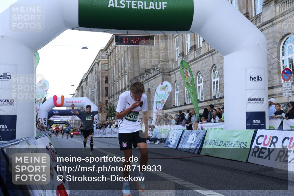 07.09.2025 - BARMER Alsterlauf Strokosch-Dieckow http://msf.ph/oto/8719933 07.09.2025 09:42:30 Ziel 3690, 3924, 5763, 6013, 8025, 8389 meine-sportfotos.de