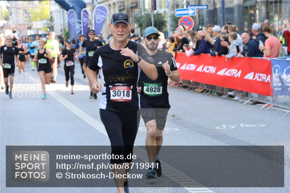 07.09.2025 - BARMER Alsterlauf Strokosch-Dieckow http://msf.ph/oto/8719941 07.09.2025 10:01:16 Ziel 2100, 2471, 2553, 2624, 2756, 2798, 2843, 2863, 2874, 2917, 3008, 3171, 3214, 3215, 3360, 3628, 3684, 3824, 4139, 4258, 4976, 5012, 5013, 5064, 5107, 5170, 5220, 5289, 5306, 5411, 5639, 5655, 5849, 6060, 6076, 6243, 8208, 8295 meine-sportfotos.de
