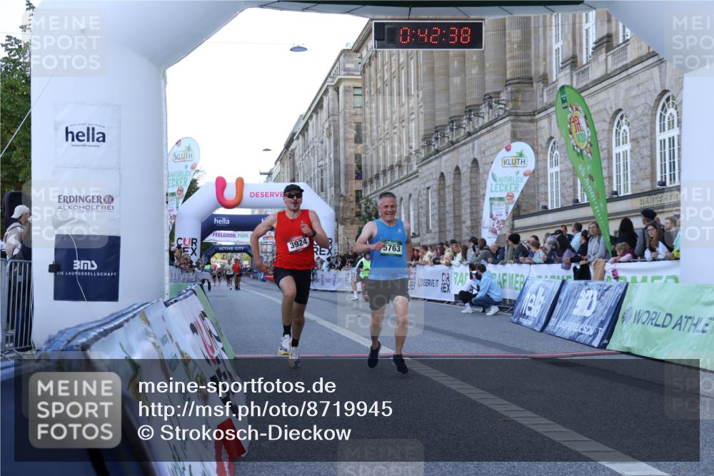 07.09.2025 - BARMER Alsterlauf Strokosch-Dieckow http://msf.ph/oto/8719945 07.09.2025 09:42:37 Ziel 3690, 3924, 5120, 5763 meine-sportfotos.de