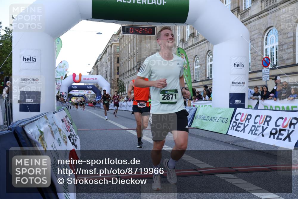 07.09.2025 - BARMER Alsterlauf Strokosch-Dieckow http://msf.ph/oto/8719966 07.09.2025 09:42:48 Ziel 2799, 2871, 3074, 4042, 4652, 6335 meine-sportfotos.de