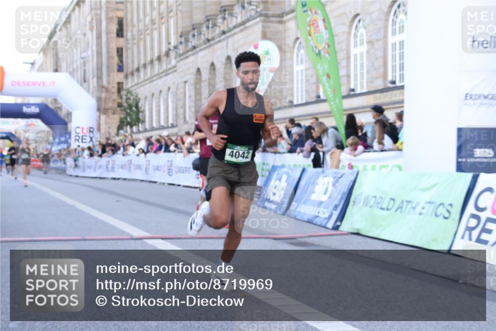 07.09.2025 - BARMER Alsterlauf Strokosch-Dieckow http://msf.ph/oto/8719969 07.09.2025 09:42:50 Ziel 2799, 2871, 3074, 3561, 4042, 4652, 6335 meine-sportfotos.de